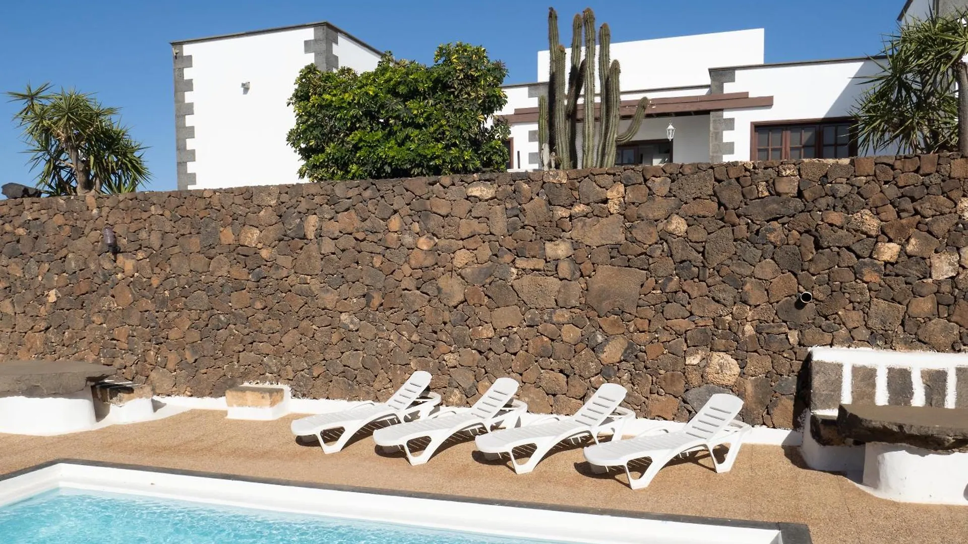Apart-hotel Villa Estrella Polar Tahiche